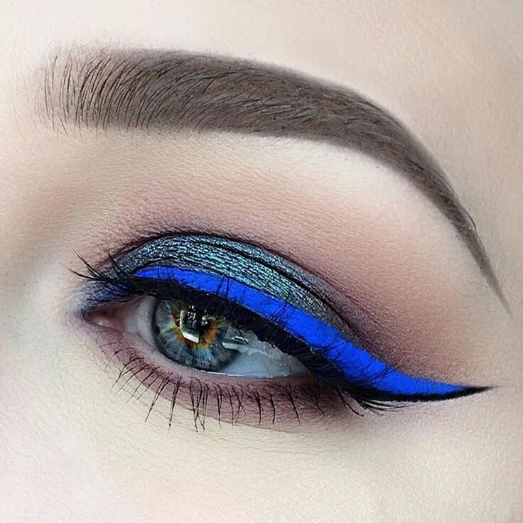 Макияж глаз с синей подводкой Jamie Lee on Instagram: "Eye look for today my loves using my new @nyxcosmetics 