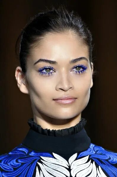 Макияж глаз с синей тушью Where'd She Get Those Peepers? Fall's Most Inspiring Eye Makeup Blue eyeliner ma