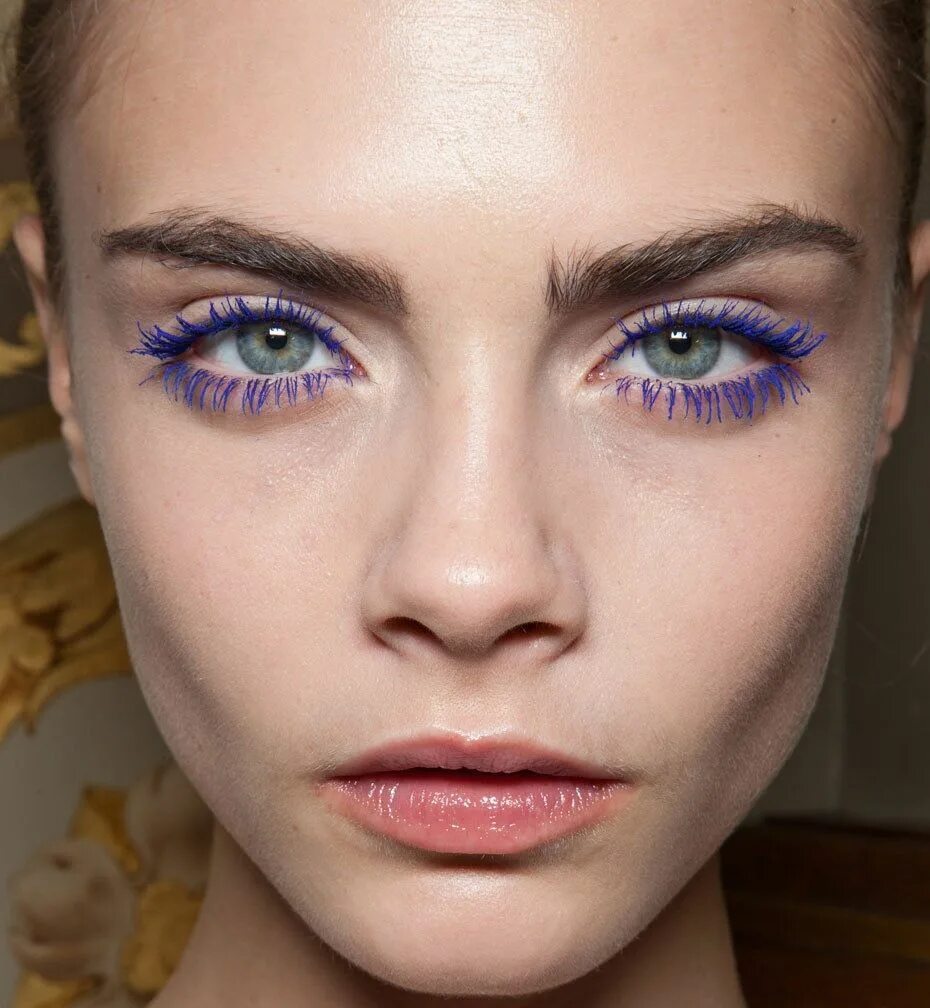 Макияж глаз с синей тушью 15 Reasons Cara Delevingne Is The Jennifer Lawrence Of Models Bright makeup, Bea