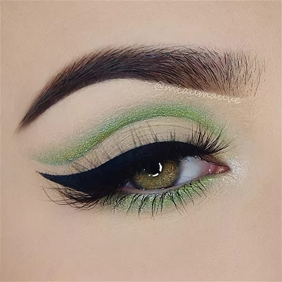 Макияж глаз с зеленой подводкой Makeup, Style & Beauty Dramatic eye makeup, Makeup tutorial eyeshadow, Eye makeu