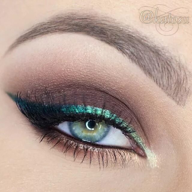 Макияж глаз с зеленой подводкой Sleek Palette - Trends & Style Trucco occhi, Trucco occhi azzurri, Trucco