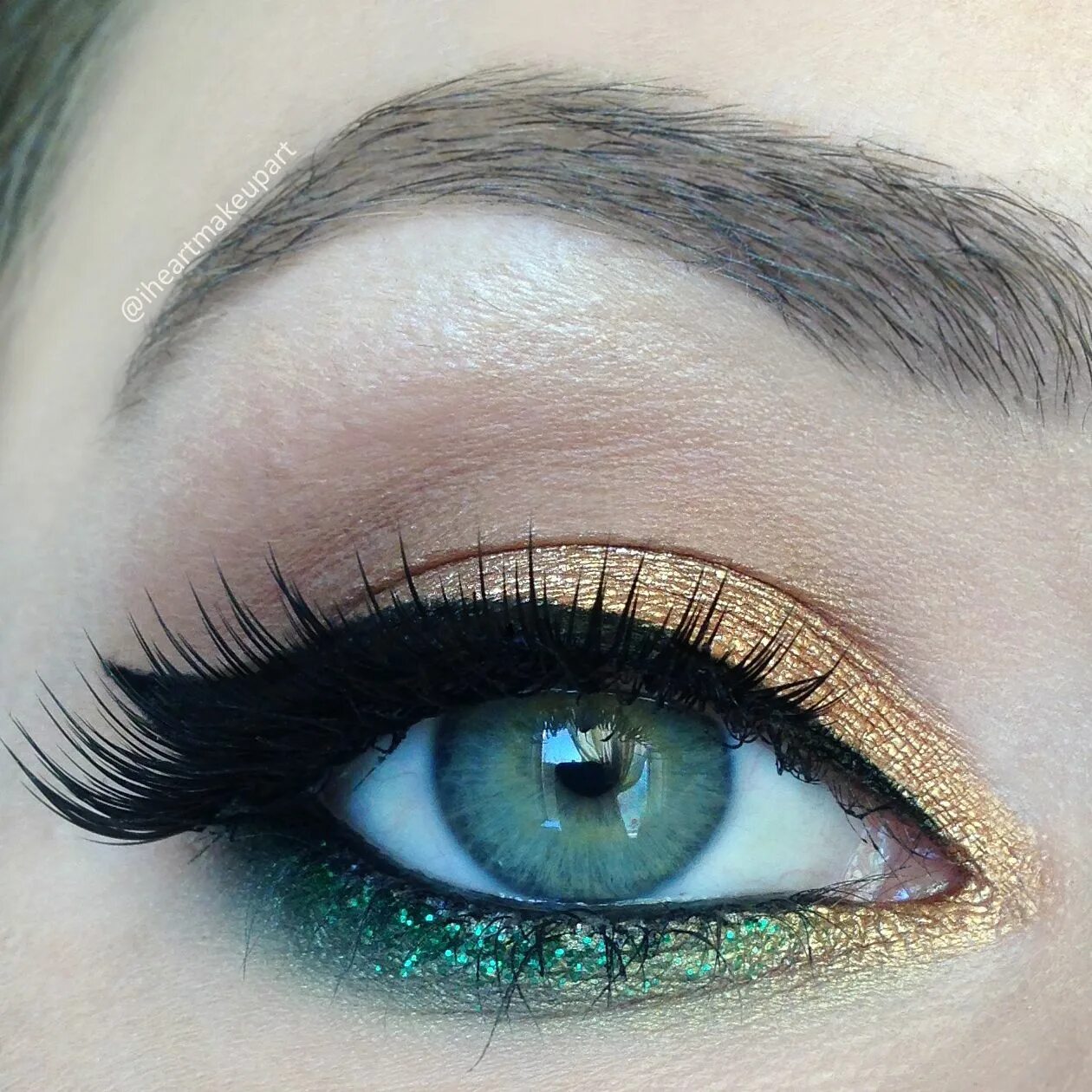 Макияж глаз с зеленой подводкой Emerald City - Idea Gallery - Makeup Geek Mermaid makeup, Makeup geek, Green eye