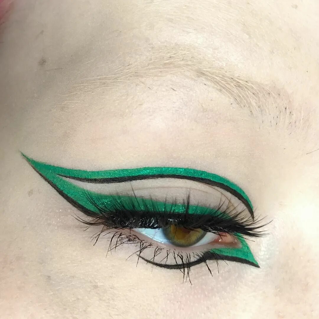 Макияж глаз с зеленой подводкой 9,030 Likes, 57 Comments - Kira Marie Dunkel (@kkiramua) on Instagram: " DAY -7 