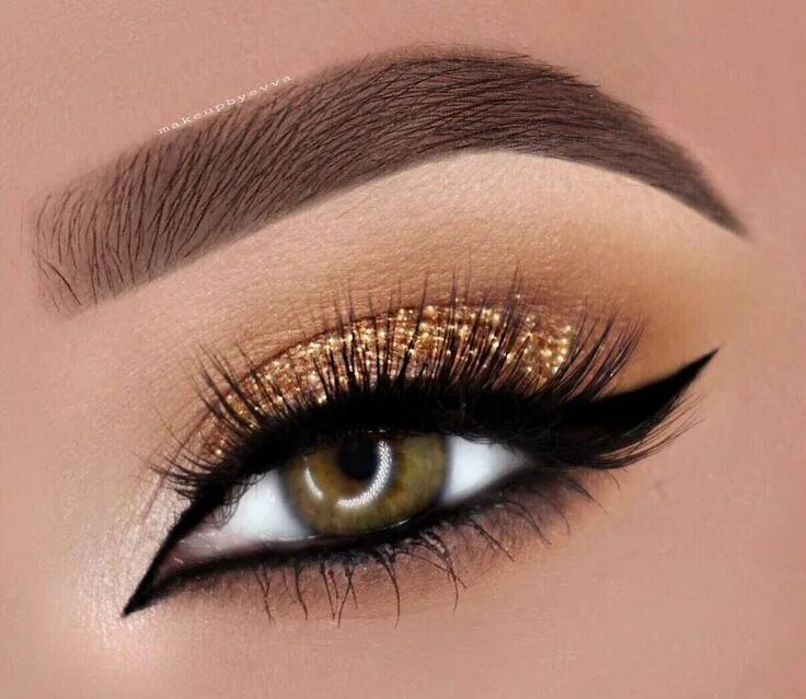 Макияж глаз с золотом Pin by Nevena N on Make-up Smokey eye makeup, Fall smokey eye, Eye makeup