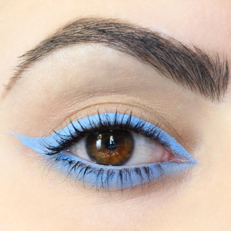 Макияж глаз синим карандашом Learn about face makeup #eyemakeuphowto Eye makeup, Eye makeup tips, Gel eyeline