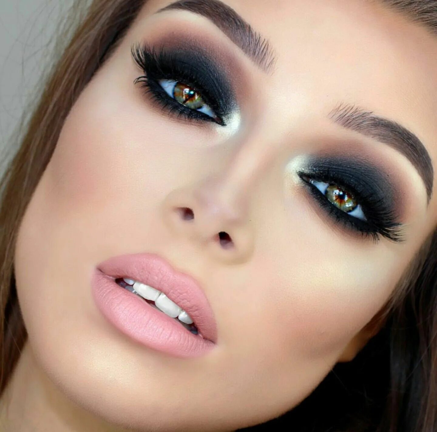 Макияж глаз смоки Night makeup Schminkzeug, Lidschatten ideen, Smokey eyes schminken