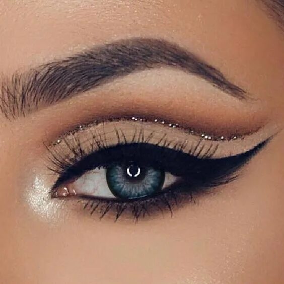 Макияж глаз со стрелками фото Pin on Makes Eye makeup tips, Eye makeup tutorial, Smokey eye makeup