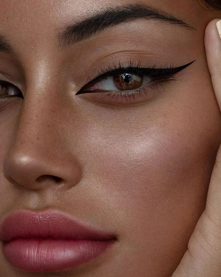 Макияж глаз стрелки фото Pin by Ayshamalik on Aesthetic makeup Eye makeup, Makeup eyeliner, Eyeliner