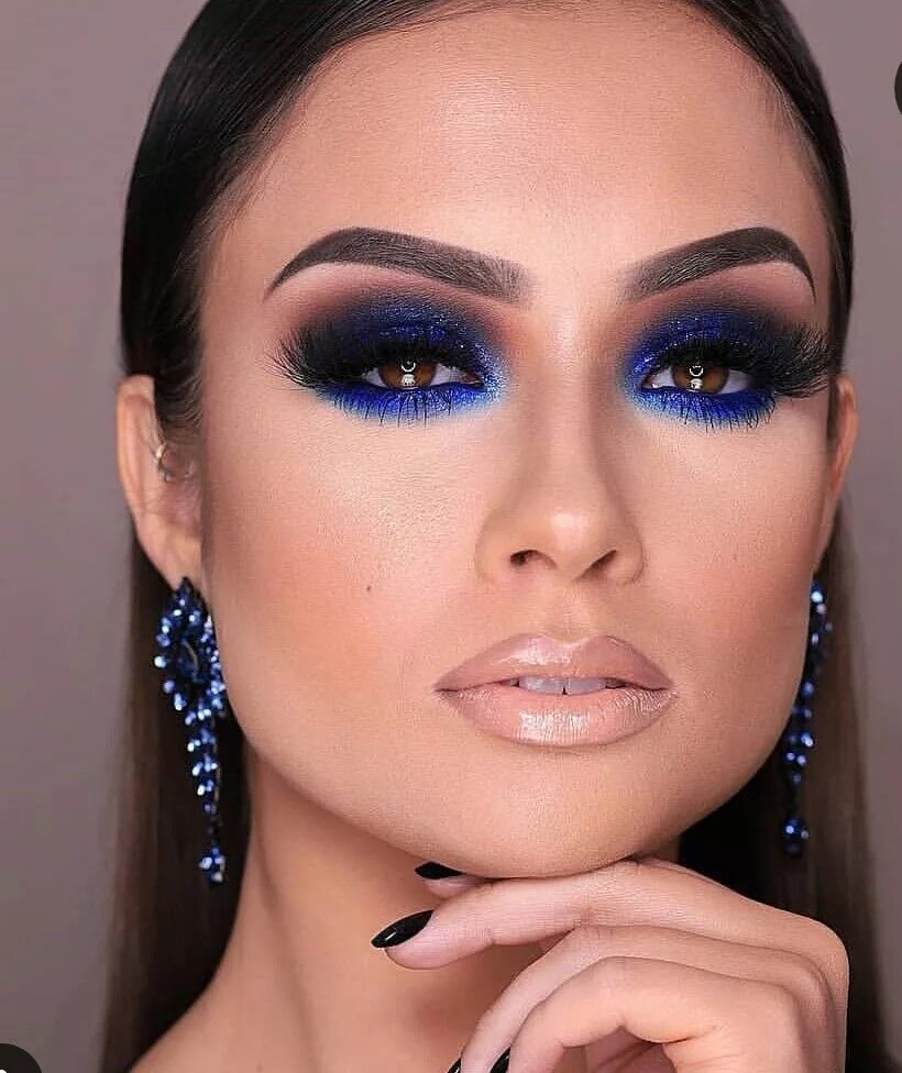 Макияж глаз цена Pin on maquillaje Black smokey eye makeup, Blue eye makeup, Blue makeup
