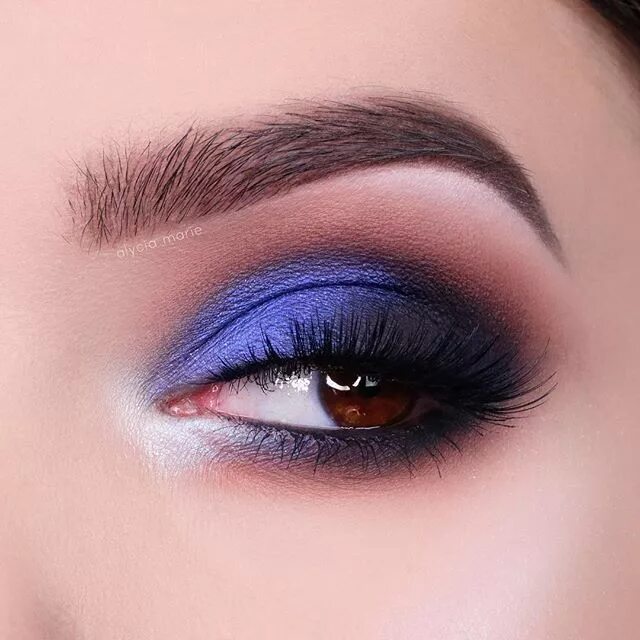 Макияж глаз цвет синий Sapphire seduction @allyemx wearing our #NoirFairyLiteLashes ✨ #houseoflashes #l