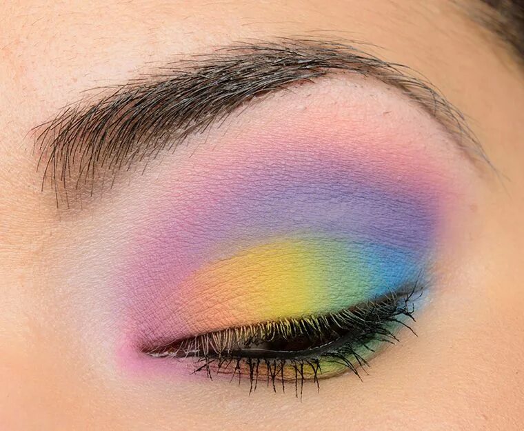 Макияж глаз цветные тени Sneak Peek: Kat Von D Pastel Goth Palette Photos & Swatches Eye makeup, Eye make