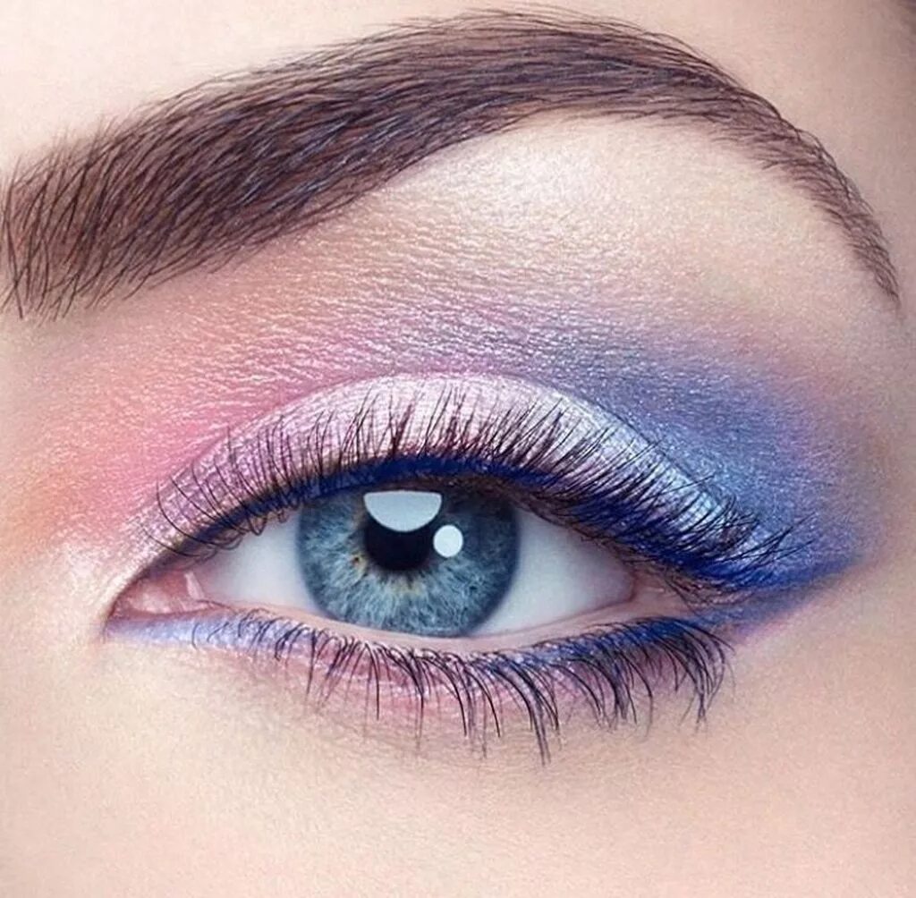 Макияж глаз в голубых тонах 46 Stunning Shimmer Eye Makeup Ideas 2018 Shimmer eye makeup, Day makeup looks, 