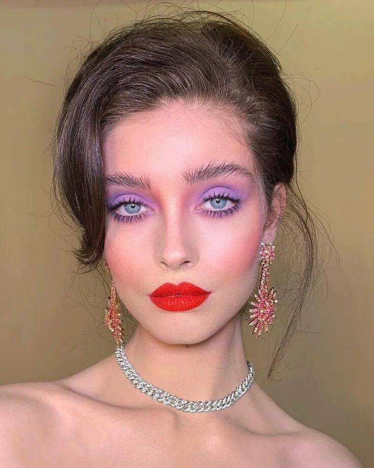 Макияж глаз в стиле 90 1980smakeup #80smakeuptrends #80seyemakeup #makeupinspo #makeupinspiration #purp
