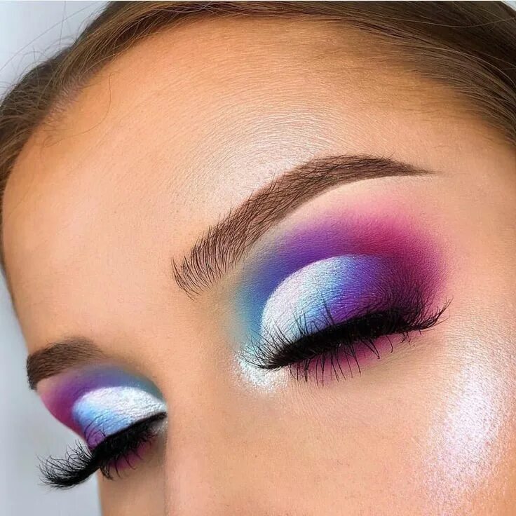 Макияж глаз яркими тенями 29 Colourful makeup looks the easiest way to update your look Colorful eye makeu