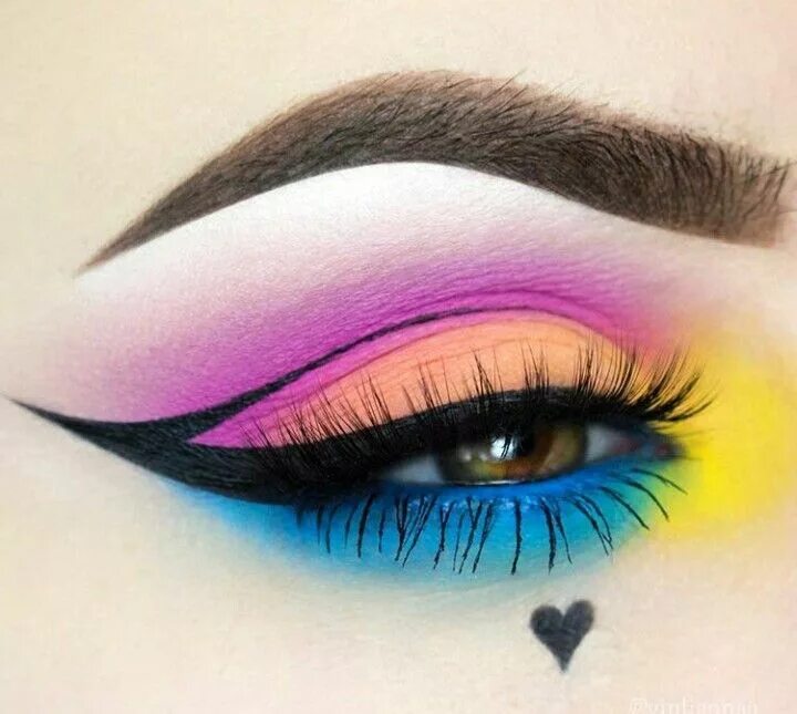 Макияж глаз яркими тенями Harley Quinn inspo Eye makeup art, Colorful eye makeup, Matte makeup