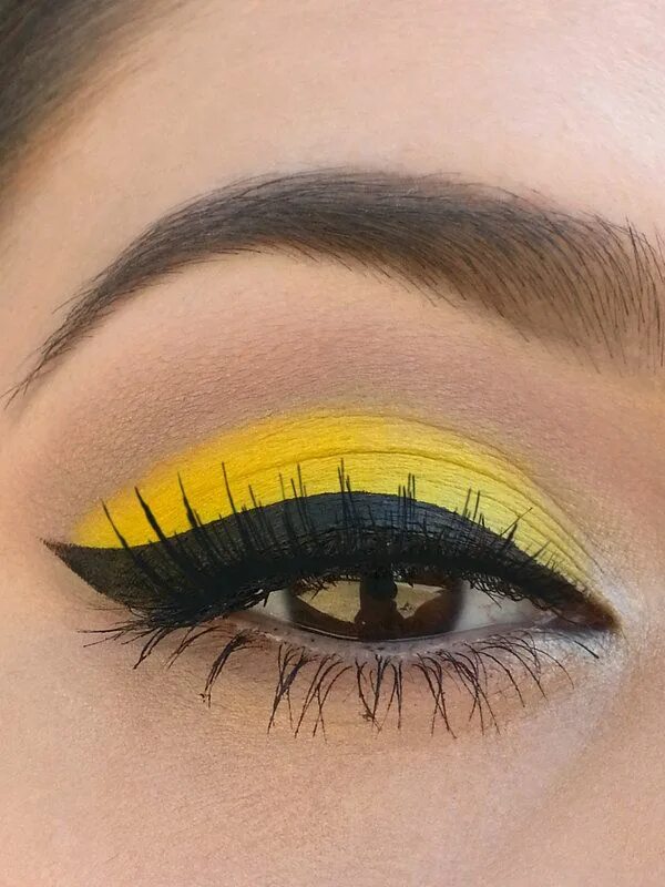Макияж глаз желтые тени Bright Yellow for Summer Yellow eye makeup, Gorgeous makeup, Makeup looks