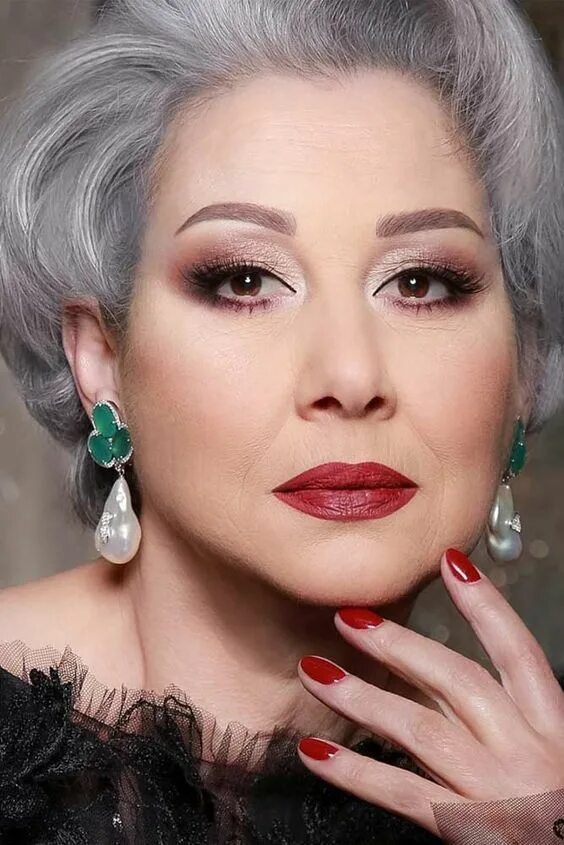 Макияж глаз женщинам после 50 10 Best Makeup Tips for Older Women Eye makeup, Makeup for older women, Makeup o