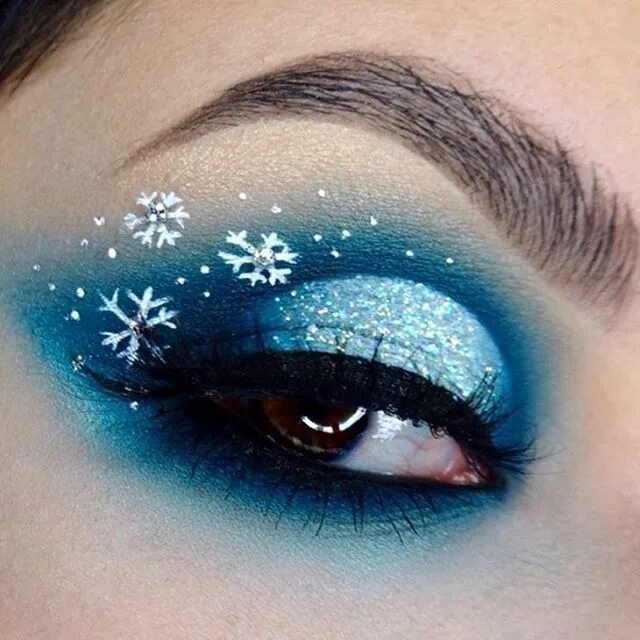 Макияж глаз зима Amazing Cosmetics on Instagram: "Winter wonderland by @claudiayvette who used ou