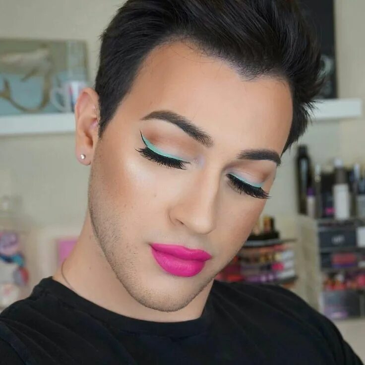 Макияж глазами мужчин Pin by PINderella on Mannymua733 Makeup, Glamorous makeup, Spring looks