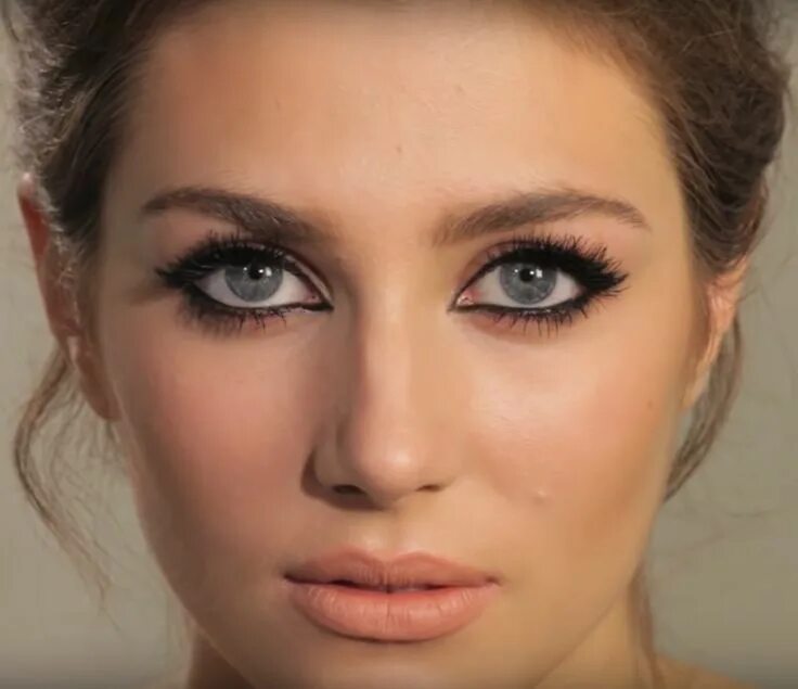Макияж глубоких маленьких глаз Pin by Isabel Furler on Makeup Cat eye makeup, Eye makeup, Eyeliner