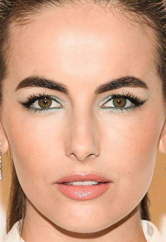 Макияж глубоко посаженных глаз с нависшим веком How To Do Winged Eyeliner For Your Eye Shape Hooded eye makeup, Eye makeup tips,