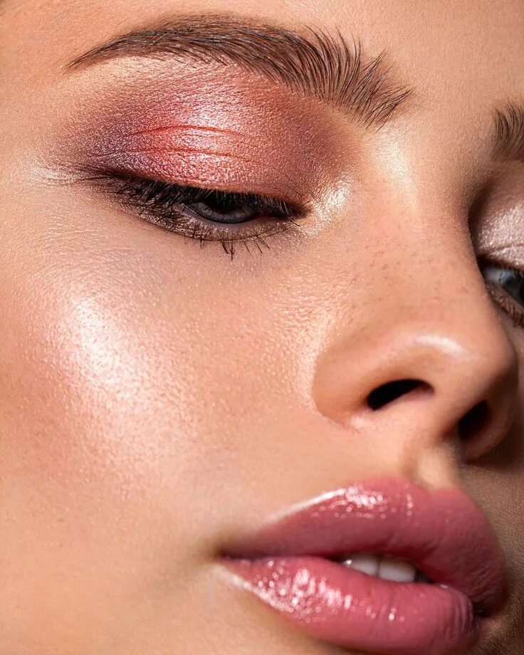 Макияж глянцевые губы LiLo ❤ ️Like Love #Eyemakeup Dewy makeup look, Eye makeup, Smokey eye makeup