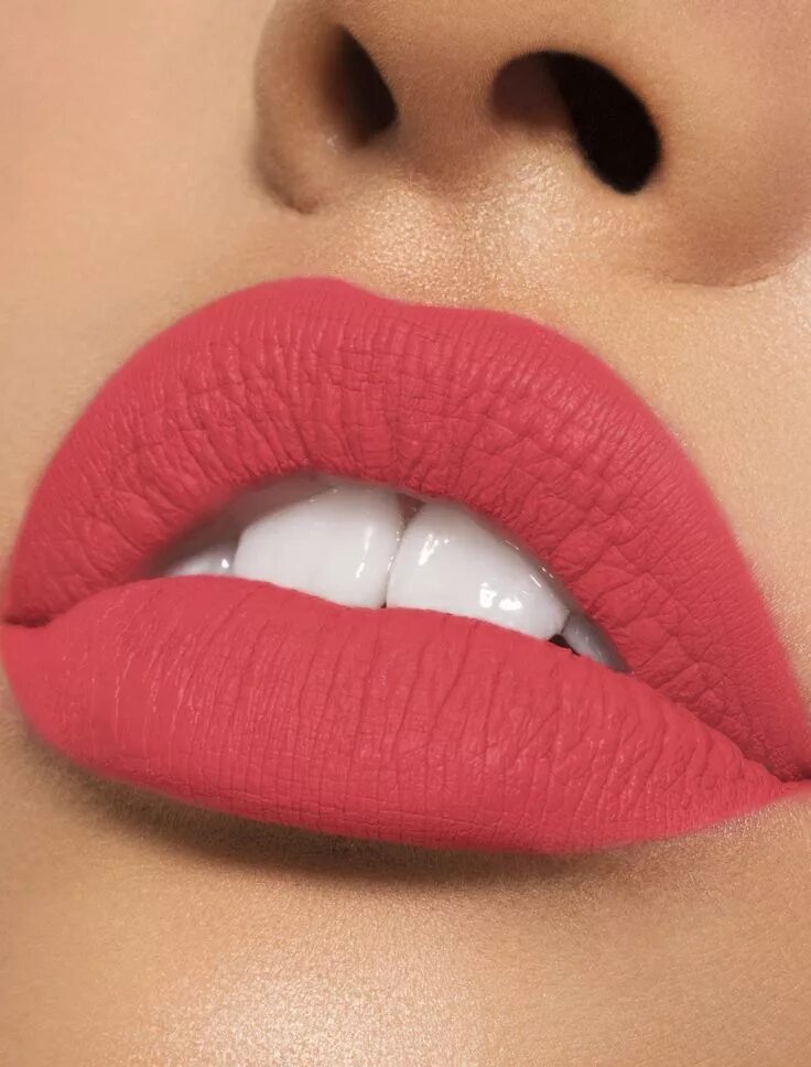 Макияж глянцевые губы Kylie Cosmetics Lipstick makeup, Lip colors, Red lipstick makeup