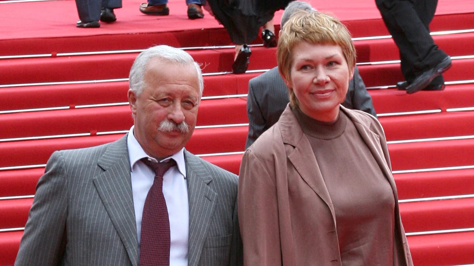 Марина видова жена якубовича фото Сколько лет якубовичу: найдено 83 картинок
