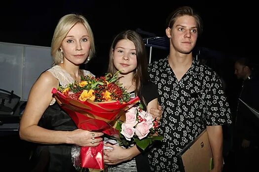 Марина зудина дети фото Как брат и сестра": Марина Зудина поделилась милыми фото с взрослым сыном - Рамб