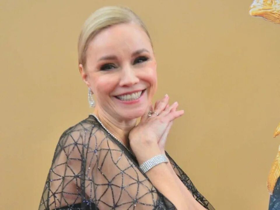Марина зудина после пластики 2023 фото Пластическая операция изменила Марину Зудину: "Подвязанные веревочками губы" - M