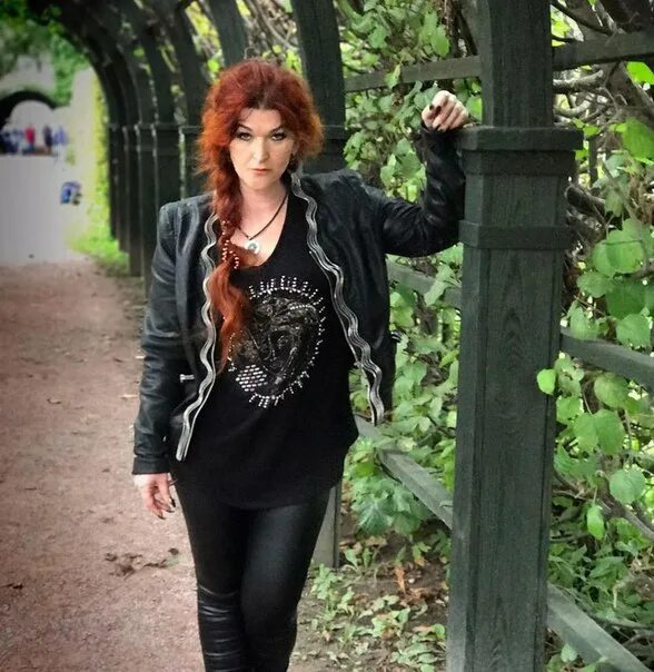 Марина зуева экстрасенс фото в молодости По твоему мнению Марина Зуева дойдет до финала?.. Битва Экстрасенсов ВКонтакте