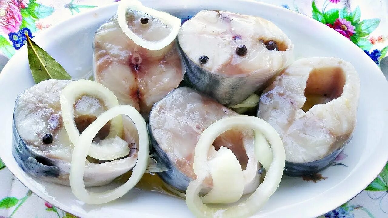 Маринованная скумбрия в домашних условиях фото Скумбрия, маринованная с маслом, луком и уксусом! Вкусно и быстро! - YouTube