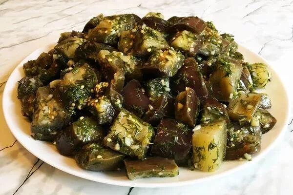 Маринованные баклажаны фото рецепт Баклажаны на зиму как грибы - рецепт с чесноком и острым перцем Маринованные бак
