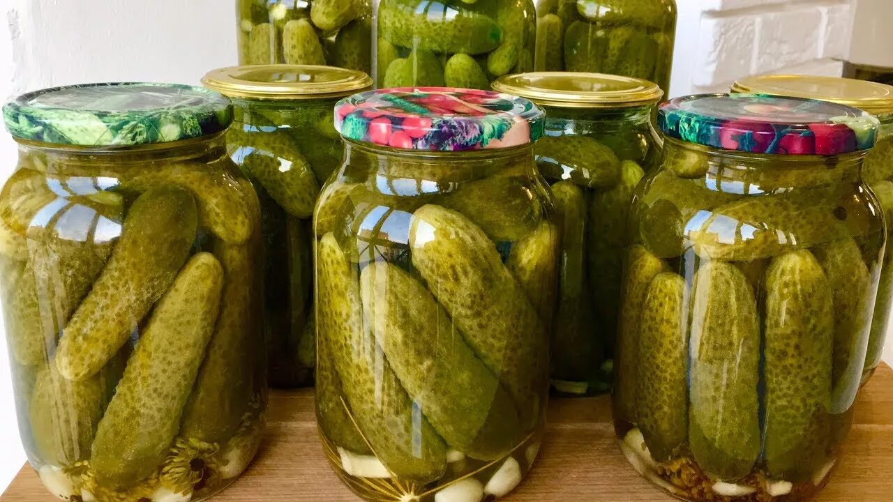 Маринованные огурцы на зиму фото Как замариновать огурцы на литровую банку