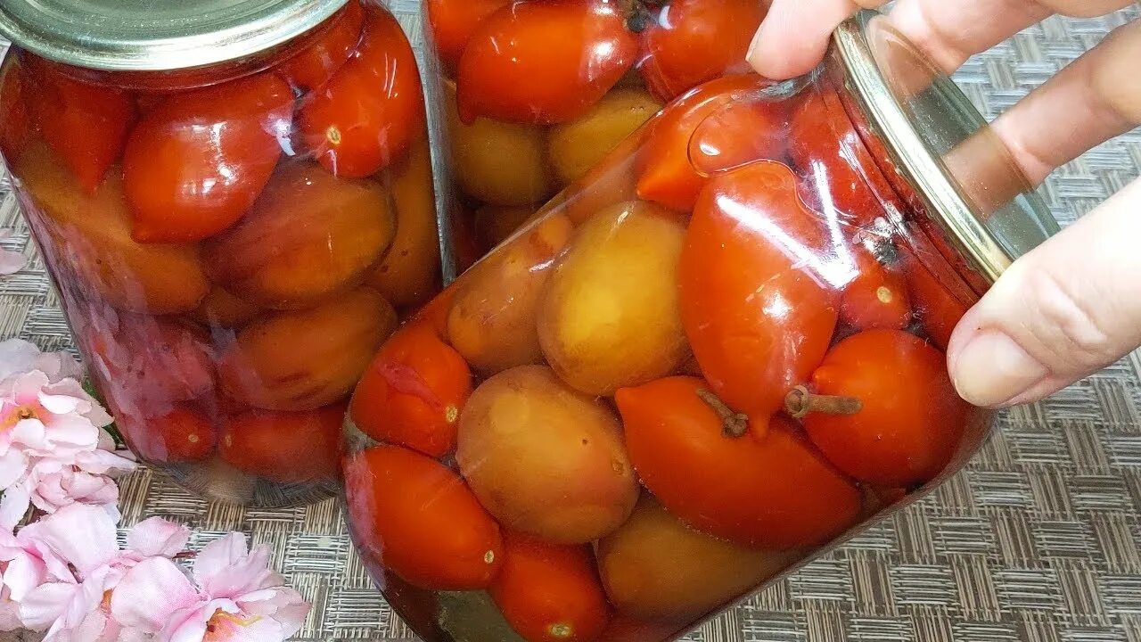 Маринованные помидоры на зиму фото Вкуснейшие ПОМИДОРЫ на Зиму! И 20 Банок будет Мало! Помидоры со Сливами в Обалде