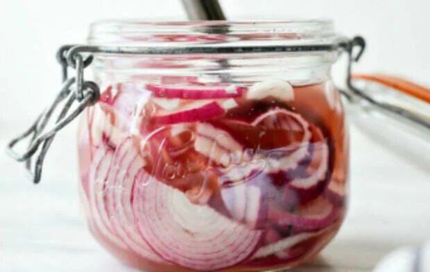 Маринованный красный лук фото Маринованный красный лук быстрого приготовления - TVCook - Медиаплатформа МирТес