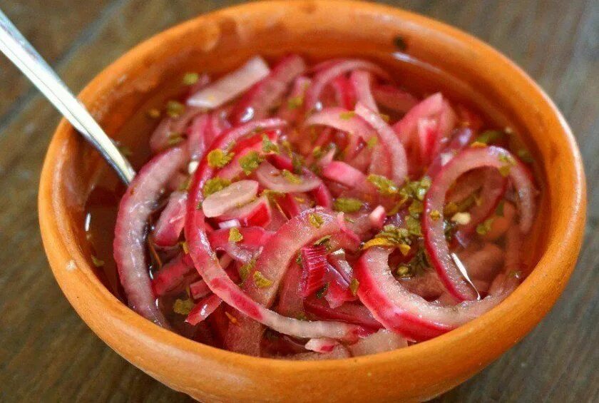 Маринованный красный лук фото Mexican Pickled Onions With Habanero Peppers Pickled onions, Onion recipes, Pick