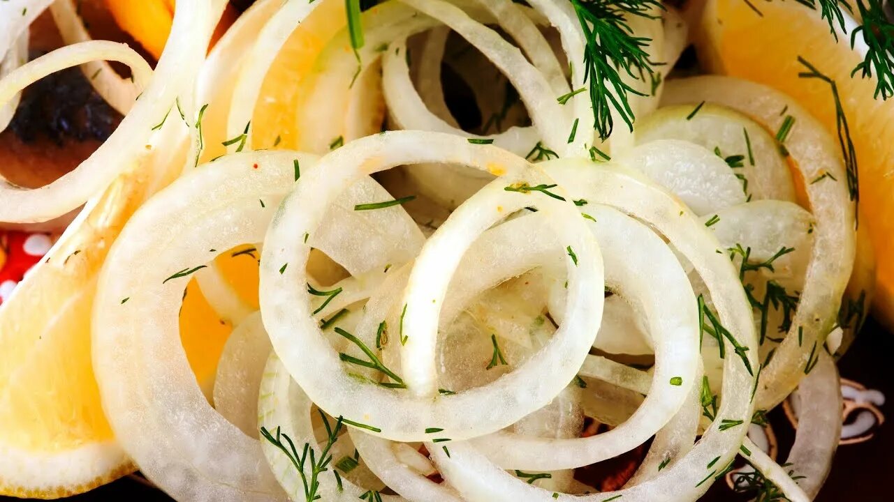 Маринованный лук фото Как нарезать Лук Полукольцами, Нарезка Лука Для Маринада, Маринованный лук Полук
