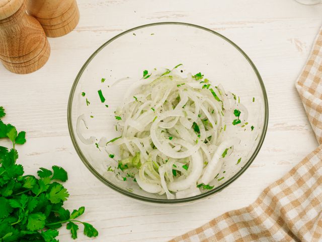 Маринованный лук по кавказски рецепт с фото Маринованный лук по-кавказски - пошаговый рецепт приготовления с фото