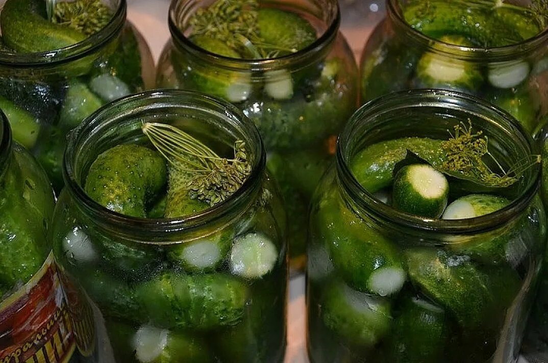 Маринуем огурцы фото Картинки ВКУСНЫЙ РЕЦЕПТ ОГУРЦОВ В ЛИТРОВЫХ БАНКАХ