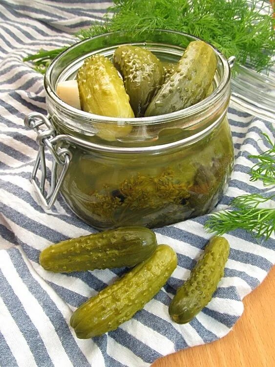 Маринуем огурцы фото Огурцы в объективе #огурцы #соленья #овощи #маринад #2022 2022 Лорд-Волан Де-Мор