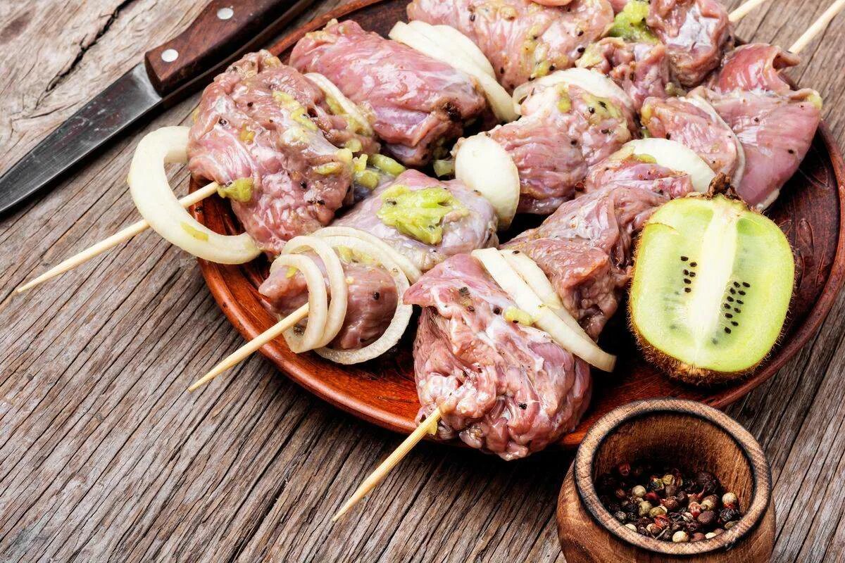 Маринуем шашлык из свинины фото Какой маринад для шашлыка самый полезный?