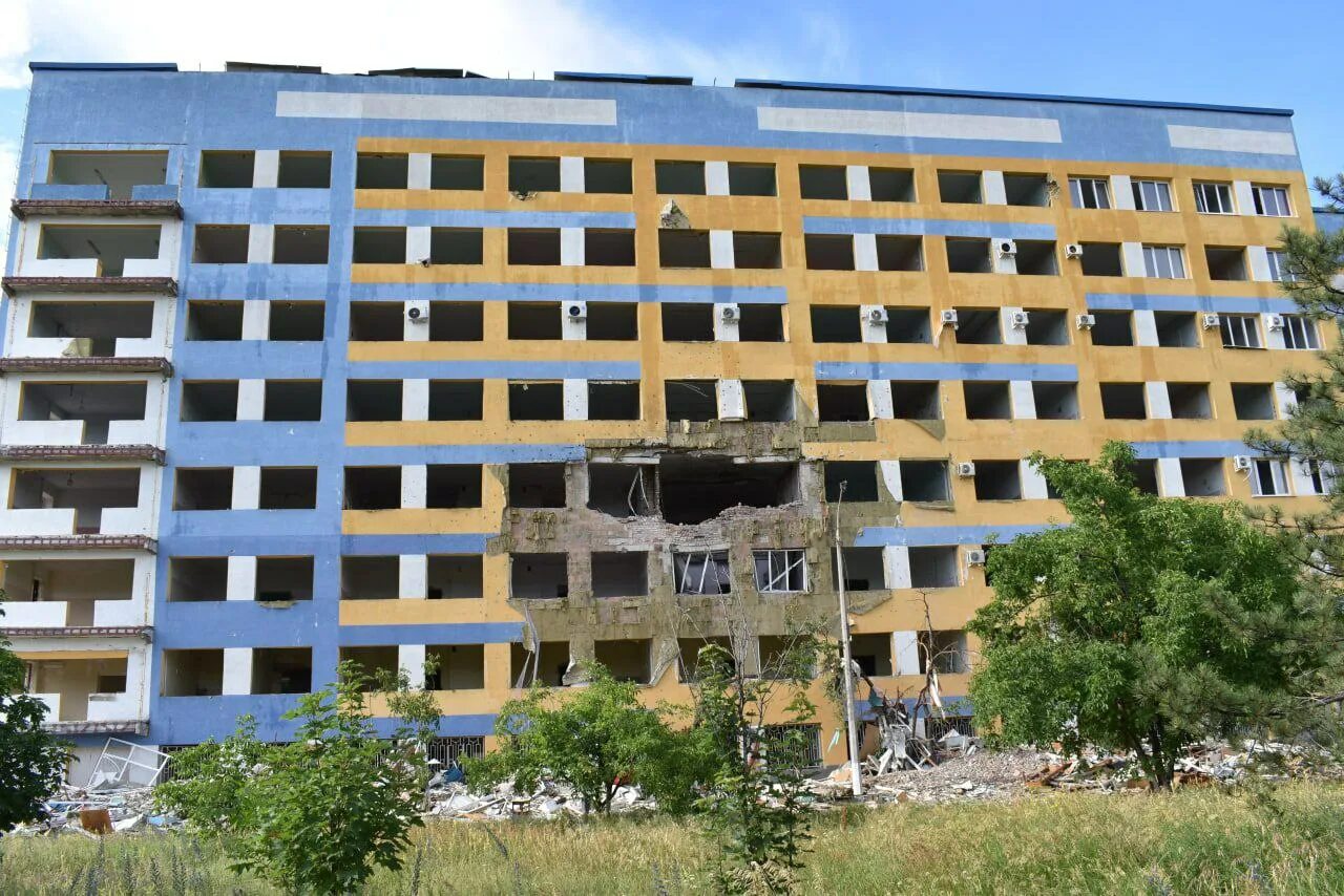 Мариуполь больница фото В Мариуполе началось восстановление Больницы интенсивного лечения Все о ДНР