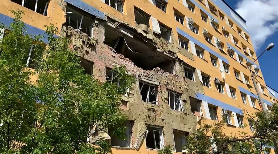 Мариуполь больница фото Врачи из Крыма ведут прием граждан в больнице освобожденного Мариуполя Крыминфор