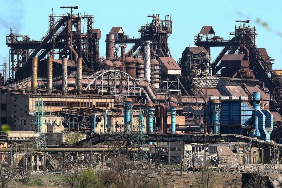 Мариуполь фото завода В Мариуполе с завода "Азовсталь" вышли 25 человек - Газета.Ru