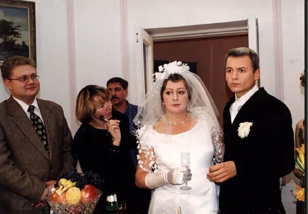 Мария аронова биография фото семьи Фото: Остановка по требованию / Кадр из сериала "Остановка по требованию" (2000)