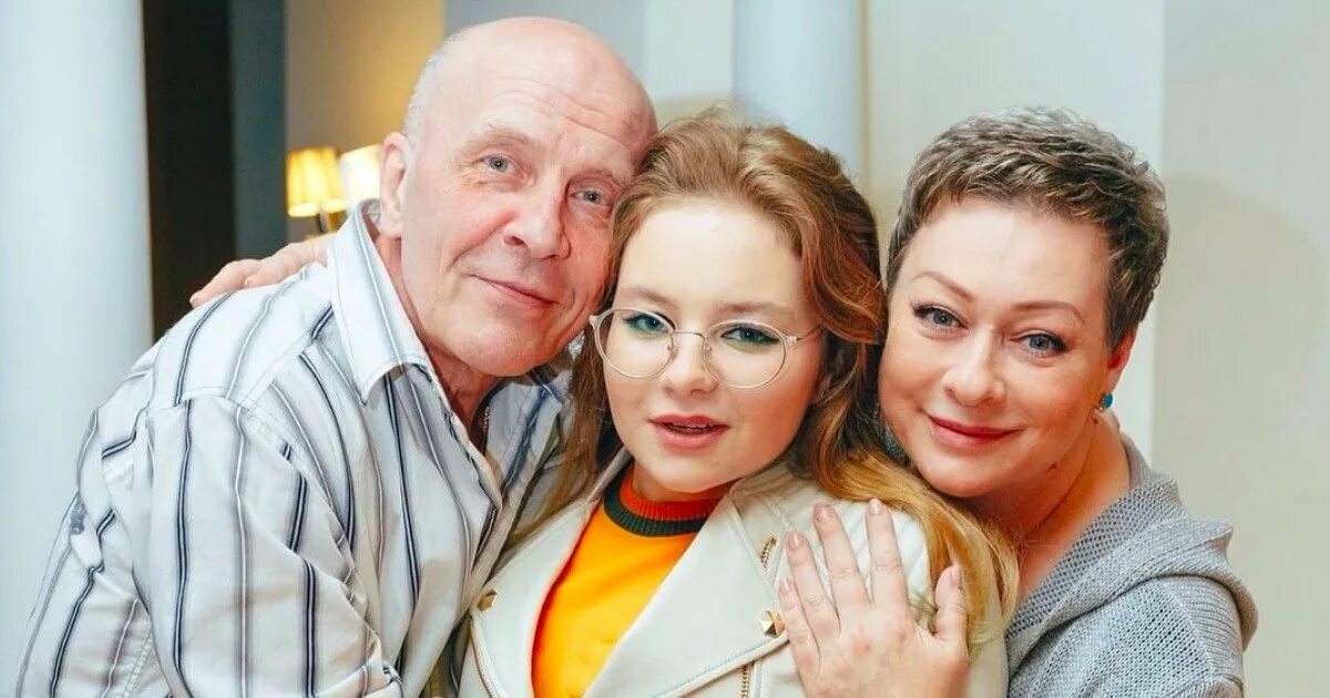 Мария аронова муж евгений фомин фото Обеспечивает мужа и не стесняется этого: история любви актрисы Марии Ароновой и 