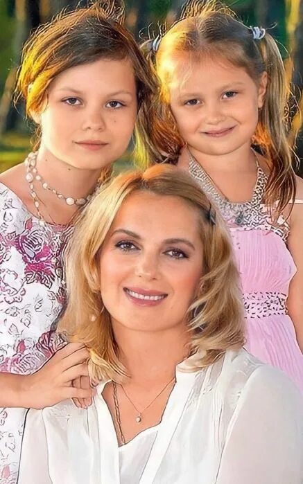 Мария порошина биография фото Как воспитывают детей российские знаменитости: Чему учат наследников Иван Охлобы