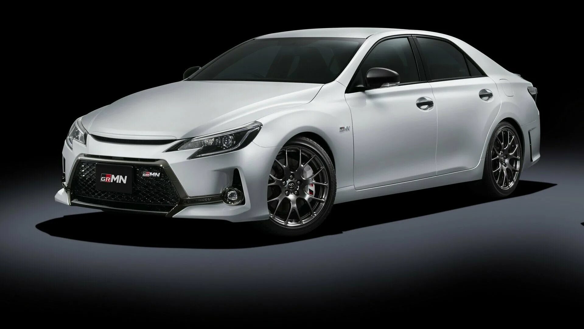 Марк 2019 фото Из седана Toyota Mark X сделали идеальный автомобиль для водителя