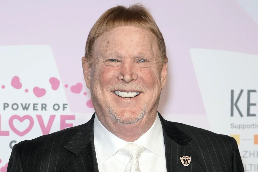 Марк дэвис фото в молодости Raiders Owner Mark Davis Won't Delete "I Can Breathe" Verdict Tweet - insideHook